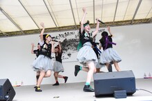 ばってん少女隊「デビュー1周年記念ライヴ『そしてだざエフ！！～気付いたら結成1周年過ぎちゃってました大会～』」の様子。