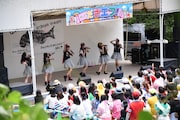 ばってん少女隊「デビュー1周年記念ライヴ『そしてだざエフ!!~気付いたら結成1周年過ぎちゃってました大会~』」の様子。