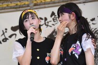 左から春乃きいな、瀬田さくら。