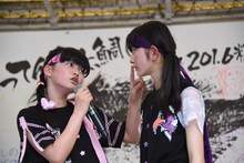 左から西垣有彩、瀬田さくら。