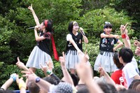 左から上田理子、春乃きいな、星野蒼良。