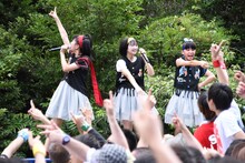 左から上田理子、春乃きいな、星野蒼良。