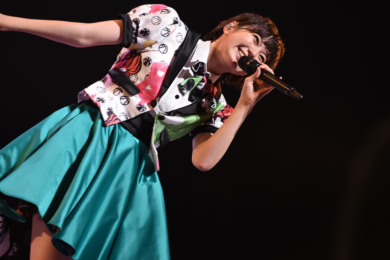 安本彩花