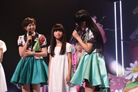 桜エビ～ず新メンバー、小学5年生の芹澤もあ（中央）。