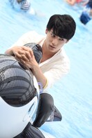 ユースケ（超特急）による、MCパート収録の様子。