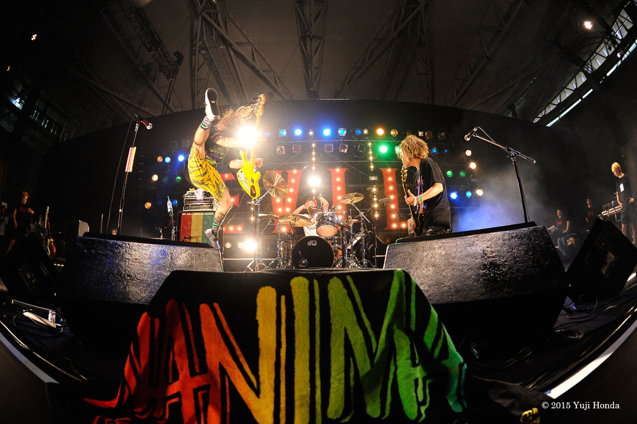 「SATANIC CARNIVAL'15」より、WANIMA。(c)フジテレビ