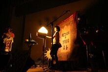 東京・雷5656会館で行われた「チャラン・ポ・ランタンと愉快なカンカンバルカン ツアー2016-17“大衆音楽の手引き”」千秋楽公演の様子。