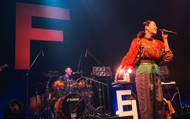 PUSHIM、Zeppで「F」のグルーヴをゲストと再現 - 音楽ナタリー