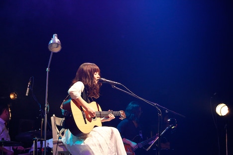 藤原さくら「『good morning』～first verse～」東京・Mt.RAINIER HALL SHIBUYA PLEASURE PLEASURE公演の様子。（Photo by Otatsu）