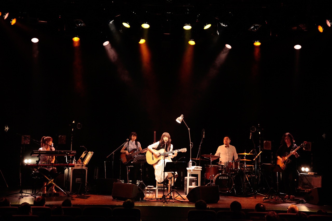 藤原さくら「『good morning』～first verse～」東京・Mt.RAINIER HALL SHIBUYA PLEASURE PLEASURE公演の様子。（Photo by Otatsu）
