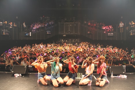 赤坂BLITZワンマンライブの様子。（撮影：岩切大介）