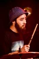 澤村一平（Dr）（撮影：小見山峻）