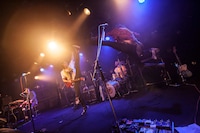 「爆弾ジョニー 活動再開ライブ "BAKUDANIUS"」の様子。（撮影：新保勇樹）