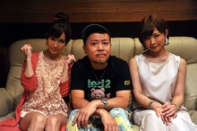 左から小島みなみ、マキタスポーツ、紗倉まな。