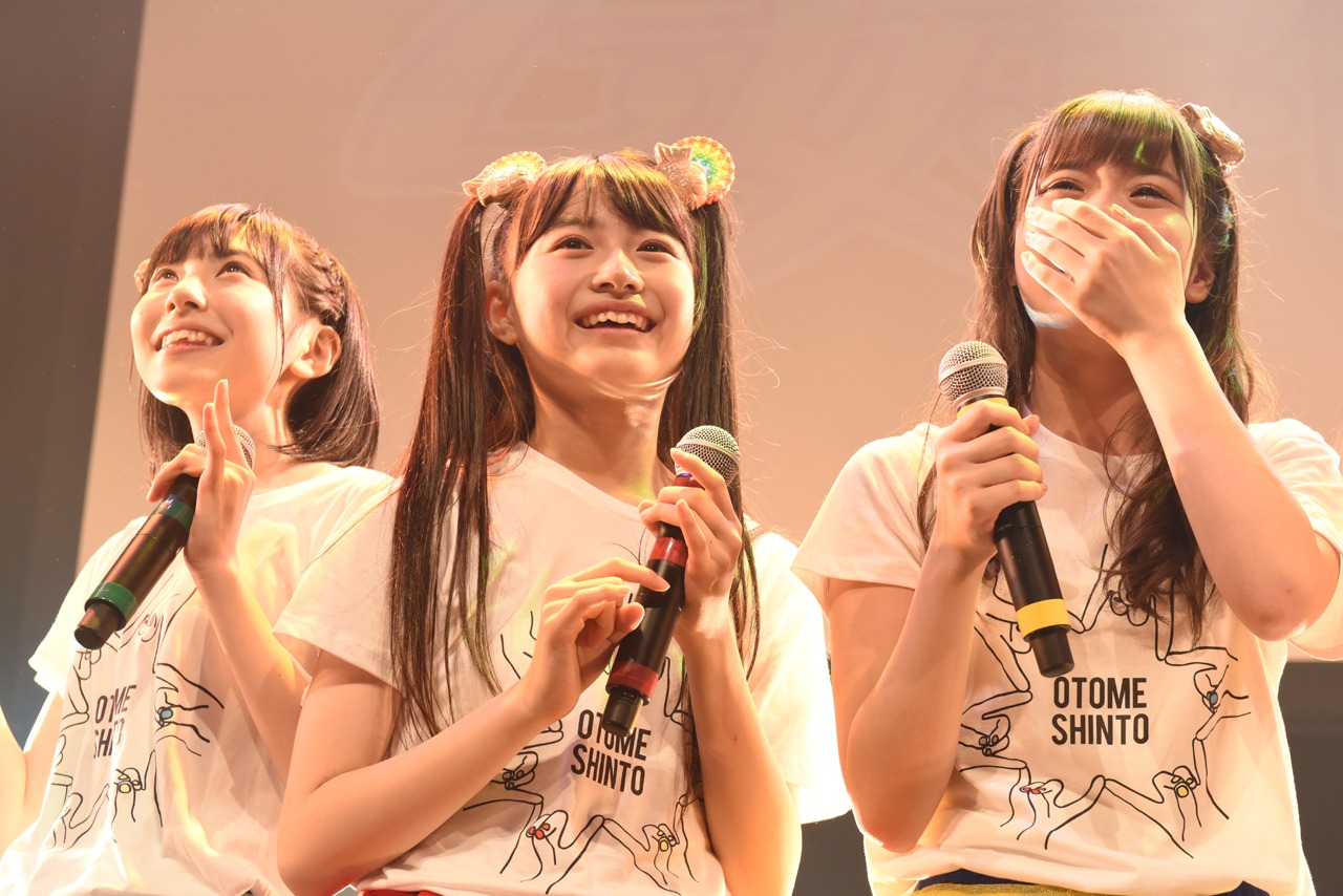 左から緒方真優、其原有沙、田尻あやめ。