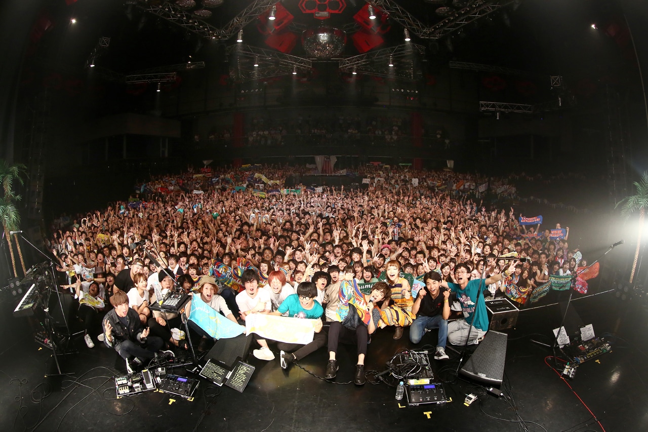 「Czecho No Republic Presentsドリームシャワー 2016」集合写真（撮影：鈴木公平）