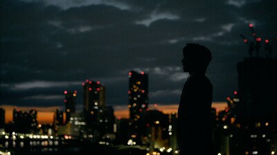 TETSUYA「Time goes on ～泡のように～」ミュージックビデオのワンシーン。