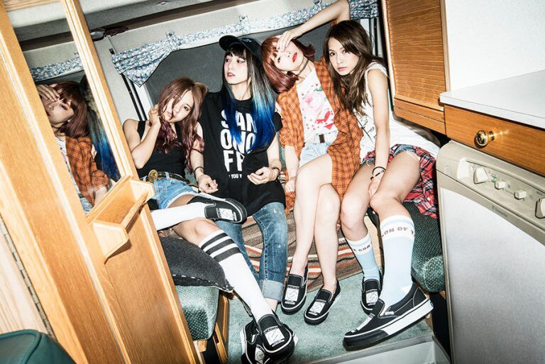 SCANDAL×VANS、コラボSLIP-ONが完成