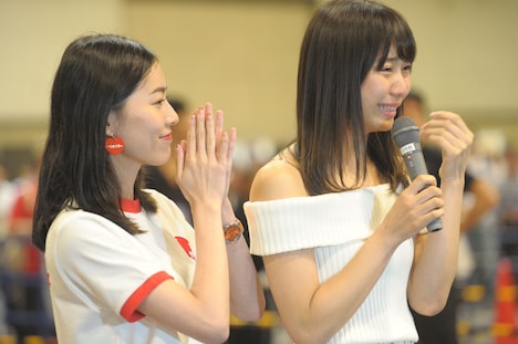 シングル「金の愛、銀の愛」選抜メンバー発表時の様子。(c)AKS