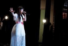 村川梨衣（写真提供：日本コロムビア）