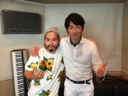 左からmabanua、ディーン・フジオカ。