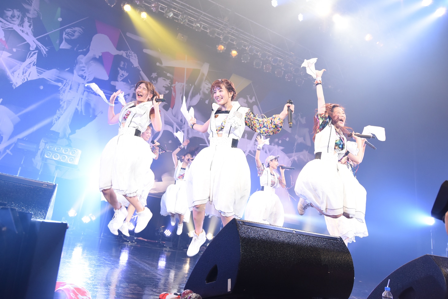 「アップアップガールズ（仮）Zeppツアー "The Seven PARTY LIVE Alien"」の様子。