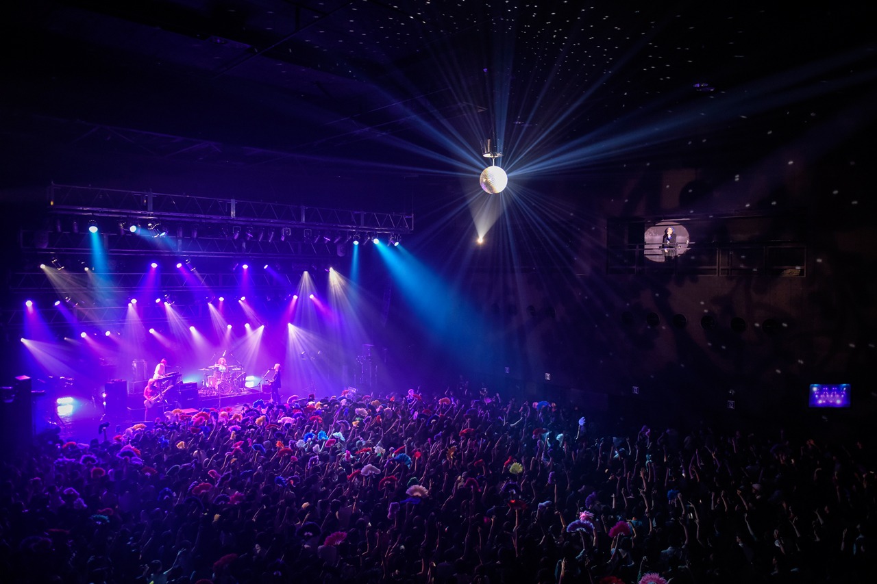 女王蜂「金星から来たヤツら」東京・Zepp DiverCity TOKYO公演の様子。（撮影：釘野孝宏）