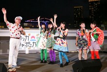 左からワクワクさん、ロッカジャポニカ。（写真提供：EVIL LINE RECORDS）