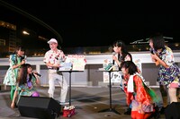 ワクワクさんとロッカジャポニカ。（写真提供：EVIL LINE RECORDS）