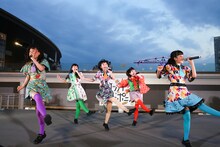 ロッカジャポニカのライブの様子。（写真提供：EVIL LINE RECORDS）