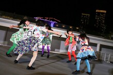 ロッカジャポニカのライブの様子。（写真提供：EVIL LINE RECORDS）