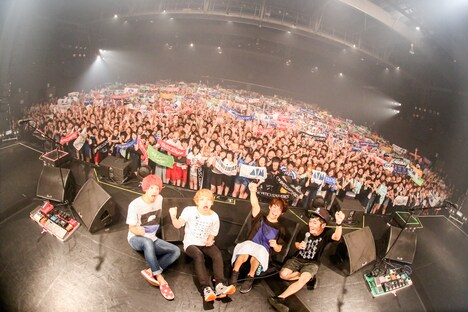 04 Limited Sazabys「AIM tour 2016」東京・豊洲PIT公演の様子。（Photo by  Viola Kam [V'z Twinkle Photography]）