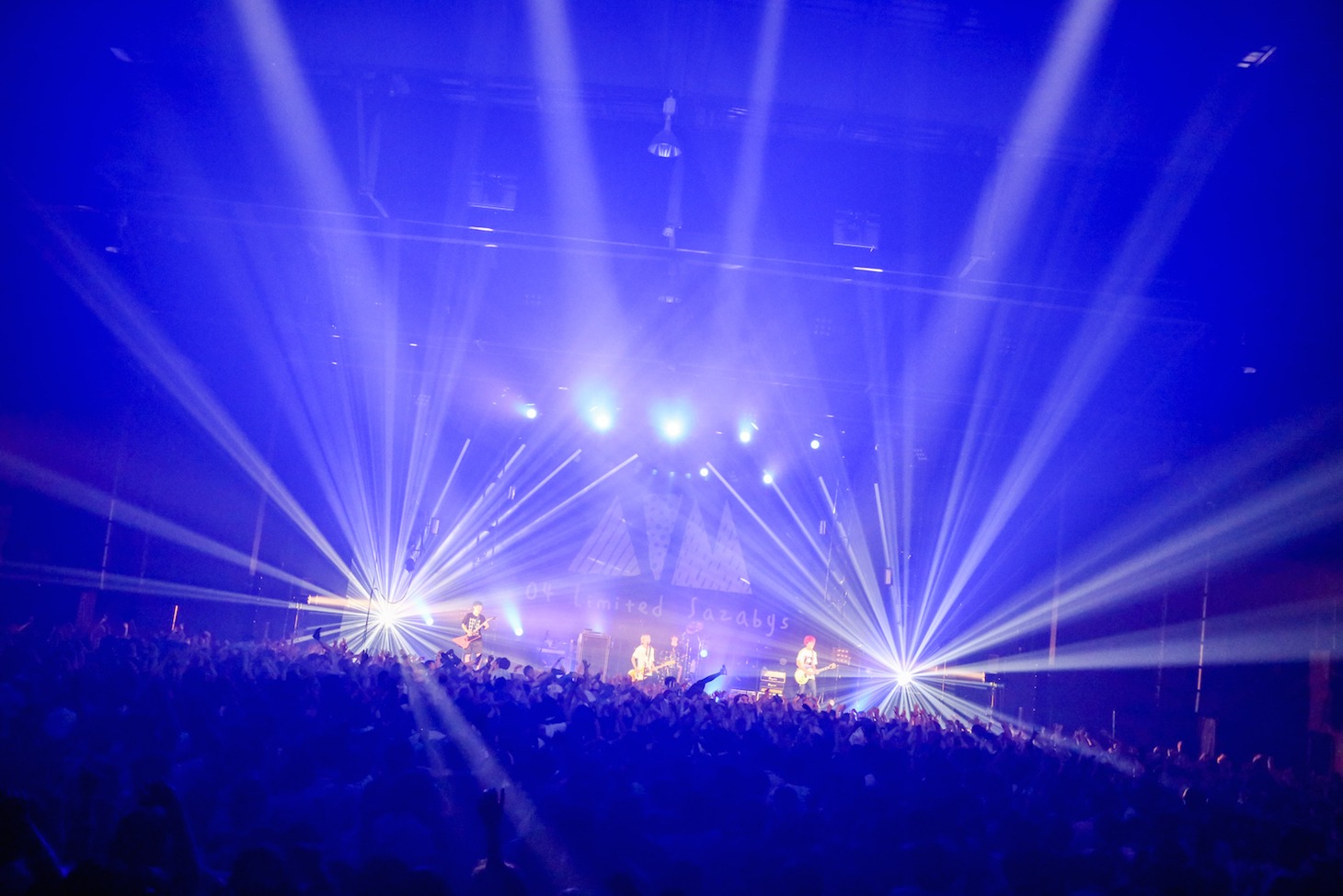 04 Limited Sazabys「AIM tour 2016」東京・豊洲PIT公演の様子。（Photo by  Viola Kam [V'z Twinkle Photography]）