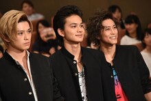 左から真剣佑、北村匠海（DISH//）、佐野岳。
