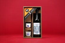 「みえの国観光大使 夢眠ねむ厳選シリーズ第1弾 若戎（夢眠ねむデザイン）おちょこ2個付き」外観