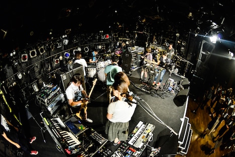 avengers in sci-fi「Dune Walk Tour」東京・渋谷CLUB QUATTRO公演終演後の様子。（撮影：橋本塁［SOUND SHOOTER］）