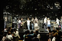 avengers in sci-fi「Dune Walk Tour」東京・渋谷CLUB QUATTRO公演終演後の様子。（撮影：橋本塁［SOUND SHOOTER］）