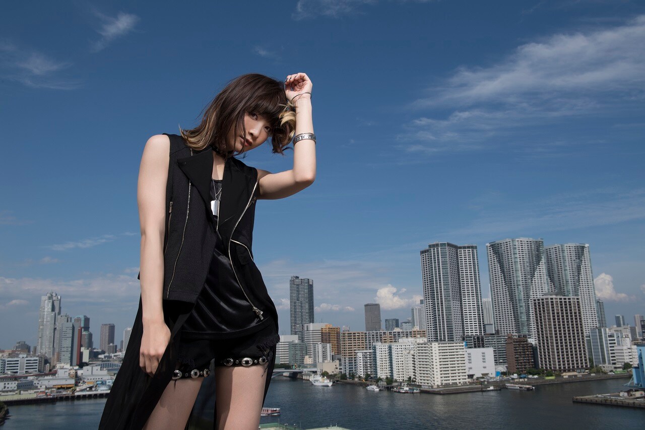 May'n、秋の芸術劇場でシンフォニックライブ