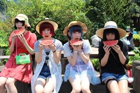 ゆるめるモ！「サマーボカン」MV撮影時の様子。