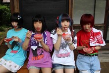 ゆるめるモ！「サマーボカン」MV撮影時の様子。