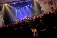 ORIGINAL LOVE「25周年アニバーサリー・ツアー」の東京・昭和女子大学人見記念講堂公演の様子。（撮影：柴田恵理）