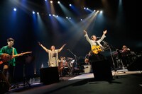 ORIGINAL LOVE「25周年アニバーサリー・ツアー」の東京・昭和女子大学人見記念講堂公演の様子。（撮影：柴田恵理）