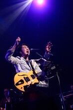 田島貴男（Vo, G）（撮影：柴田恵理）