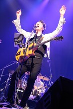 田島貴男（Vo, G）（撮影：柴田恵理）