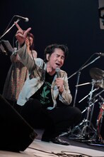 田島貴男（Vo, G）（撮影：柴田恵理）