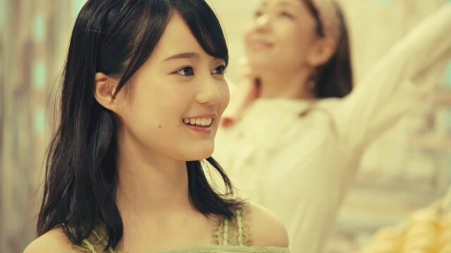 「命の真実 ミュージカル『林檎売りとカメムシ』」ミュージックビデオのワンシーン。