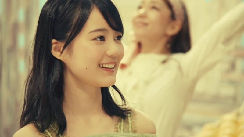 「命の真実 ミュージカル『林檎売りとカメムシ』」ミュージックビデオのワンシーン。