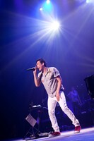 大橋卓弥（Vo, G, Harmonica）（撮影：岩佐篤樹）