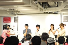 左から、ぱいぱいでか美、鳥居真道、吉田靖直、小島みなみ、紗倉まな。