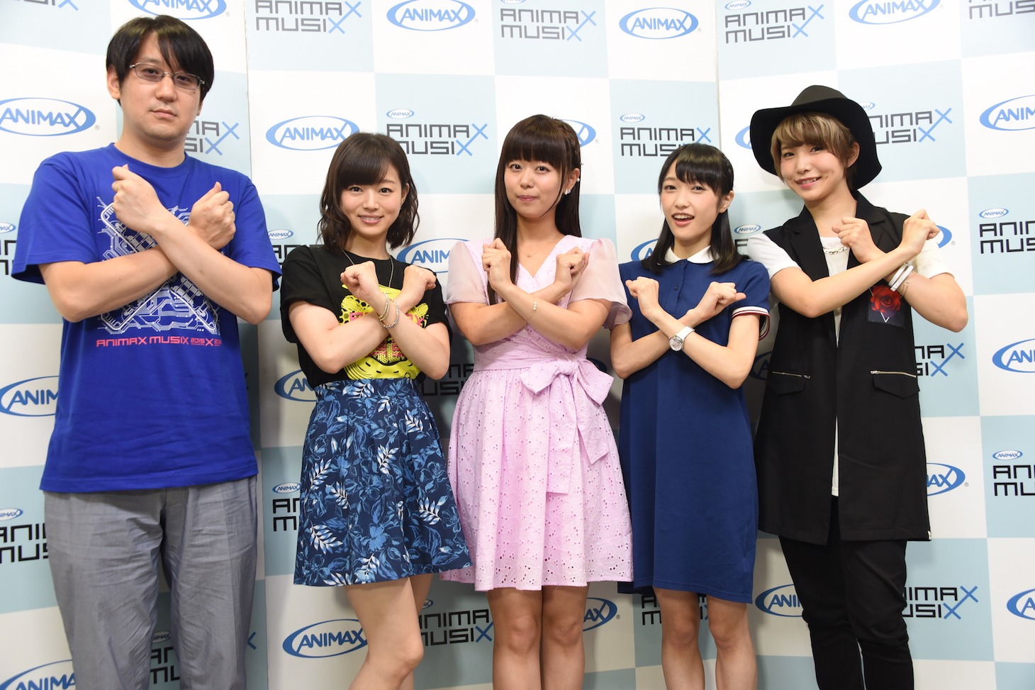 左からサンキュータツオ、喜屋武ちあき、井口裕香、久保田未夢（i☆Ris）、澁谷梓希（i☆Ris）。